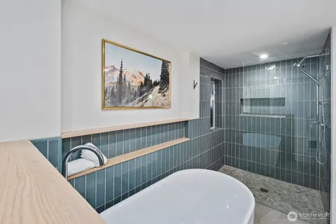 $1,895,000 | 4531 Stanford Avenue Northeast, Seattle, WA 98105