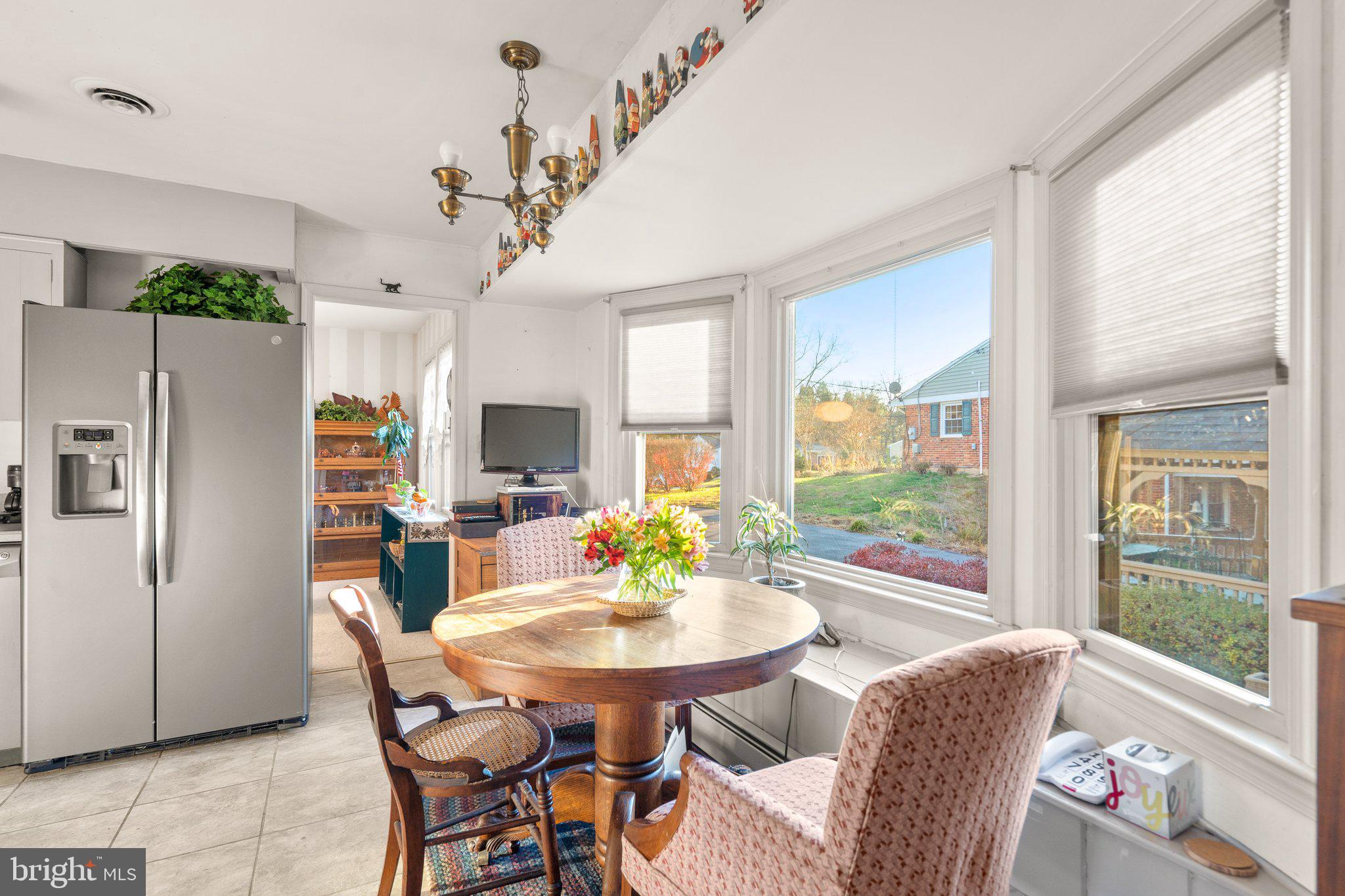 209 Ashlawn Drive Ashton, MD 20861 - Photo 4 of 35