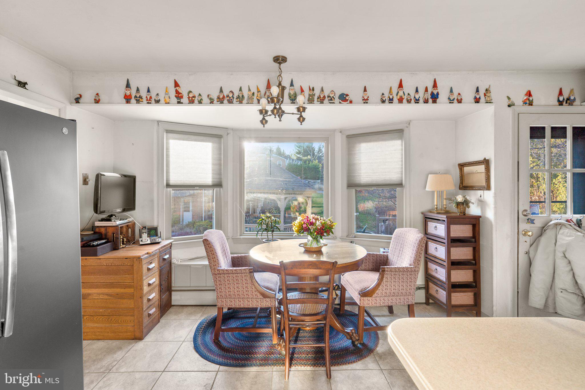 209 Ashlawn Drive Ashton, MD 20861 - Photo 5 of 35