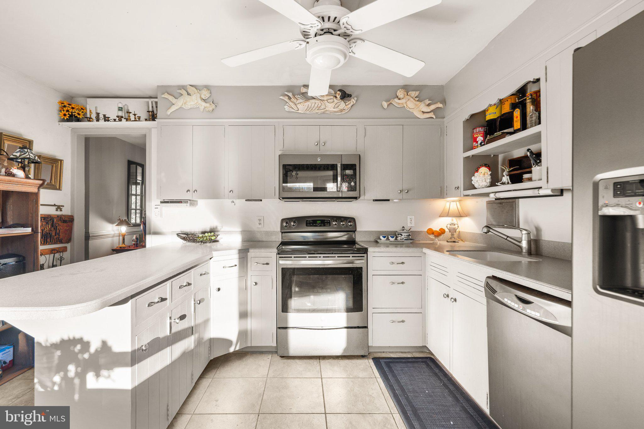 209 Ashlawn Drive Ashton, MD 20861 - Photo 6 of 35