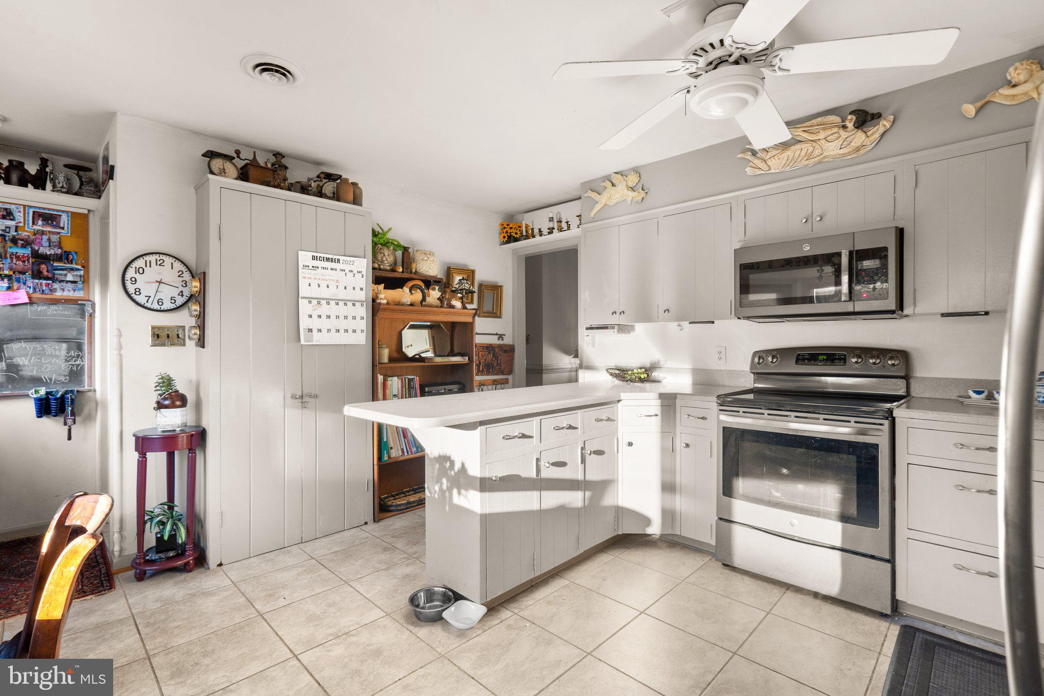 209 Ashlawn Drive Ashton, MD 20861 - Photo 7 of 35