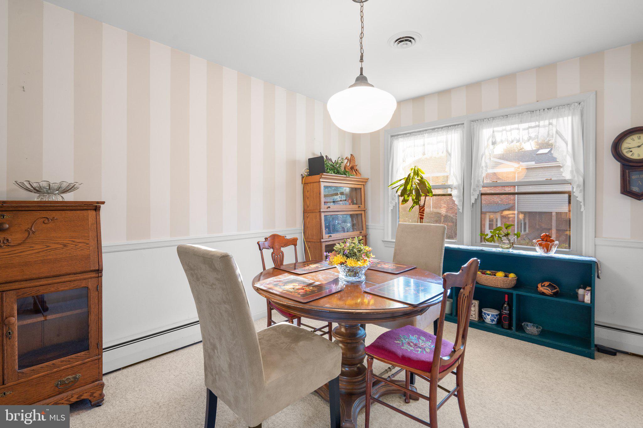 209 Ashlawn Drive Ashton, MD 20861 - Photo 9 of 35