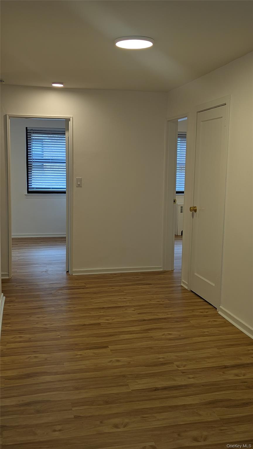 4 West Mill Drive, Unit 2F Great Neck, NY 11021 - Photo 7 of 10