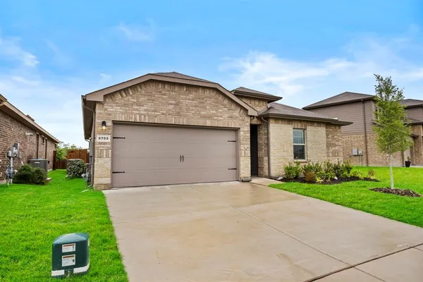 $325,000 | 9705 Austin Holw Road, Crowley, TX 76036