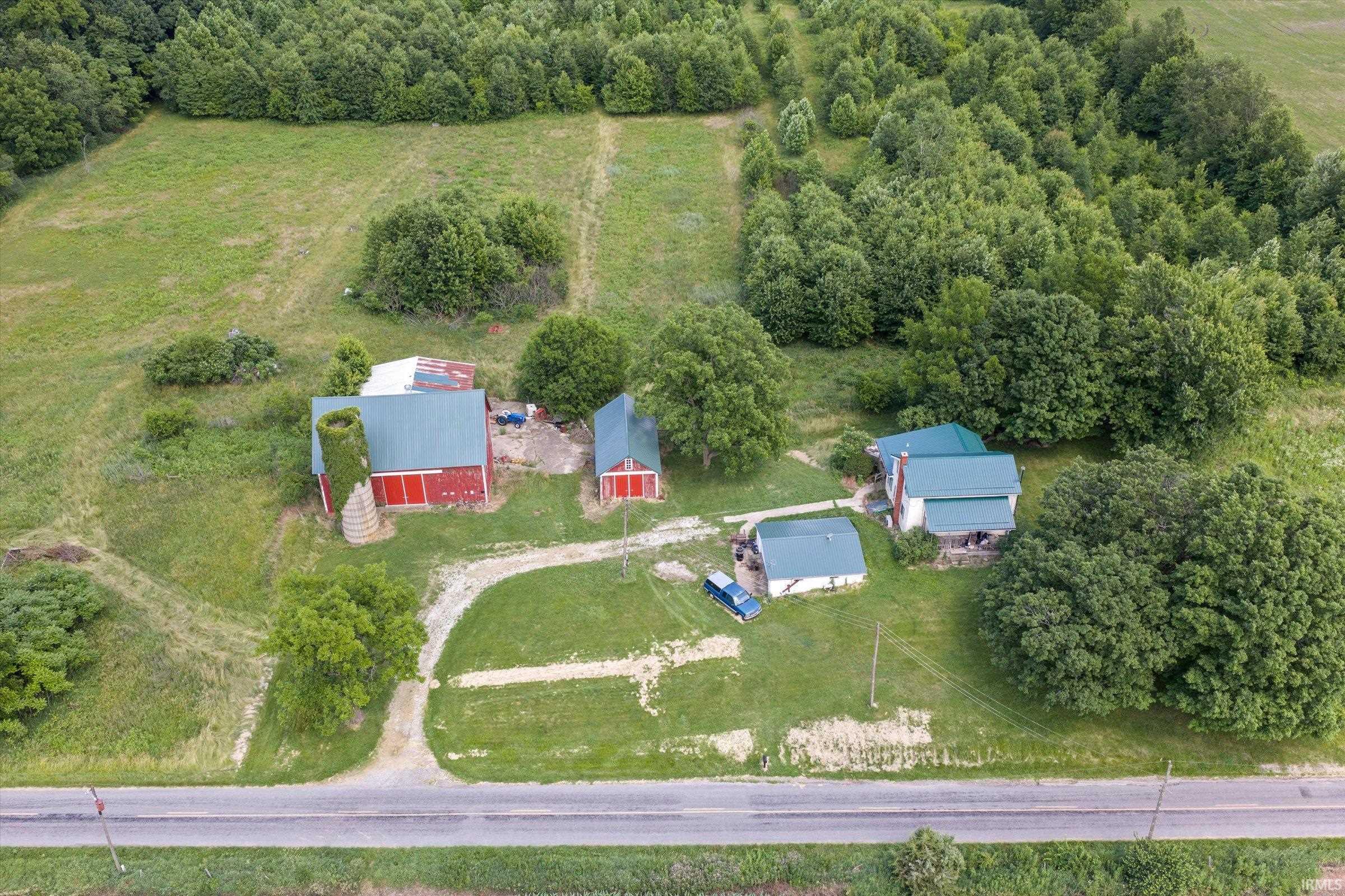65582 Juniper Road Lakeville, IN 46536 - Photo 9 of 32