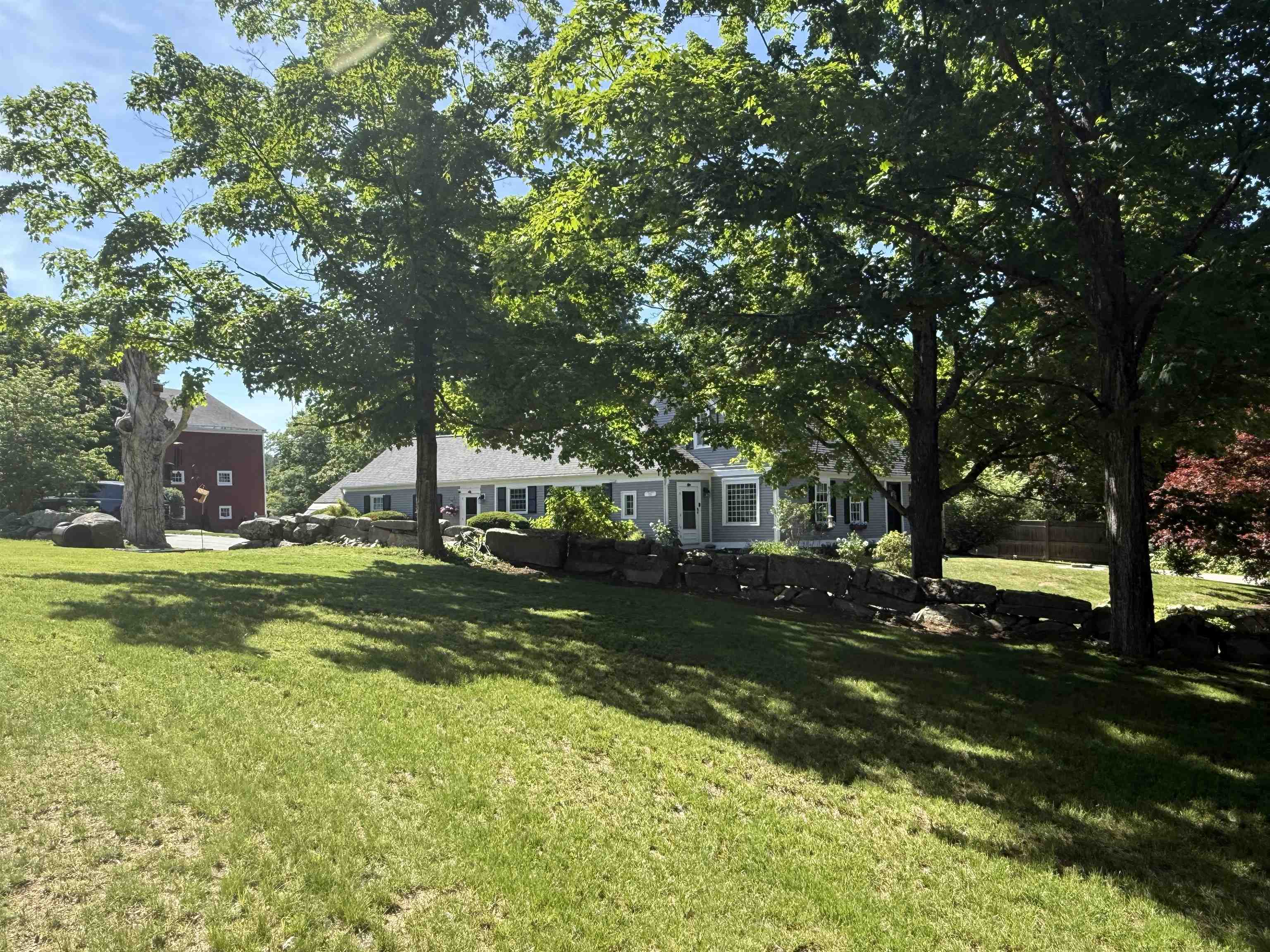 64 North Amherst Road Bedford, NH 03110 - Photo 3 of 5