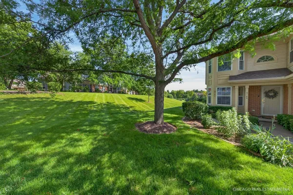 $279,900 | 514 Palm Court, Unit A, Crystal Lake, IL 60014