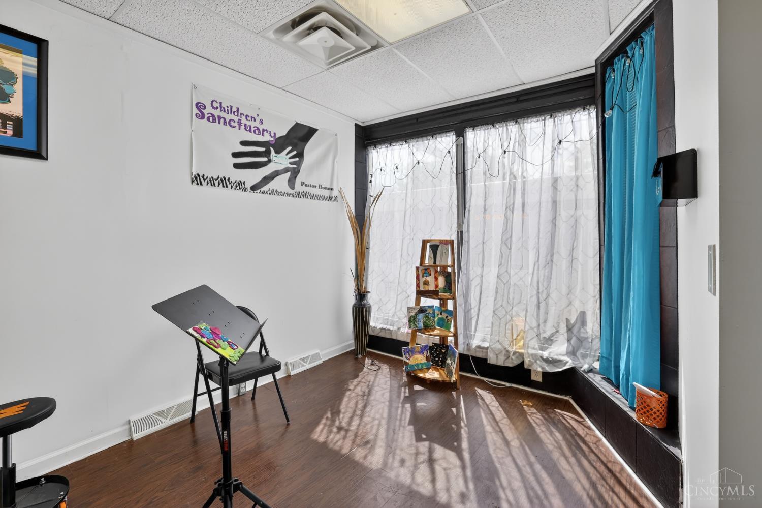 7049 Montgomery Road Silverton, OH 45236 - Photo 19 of 67