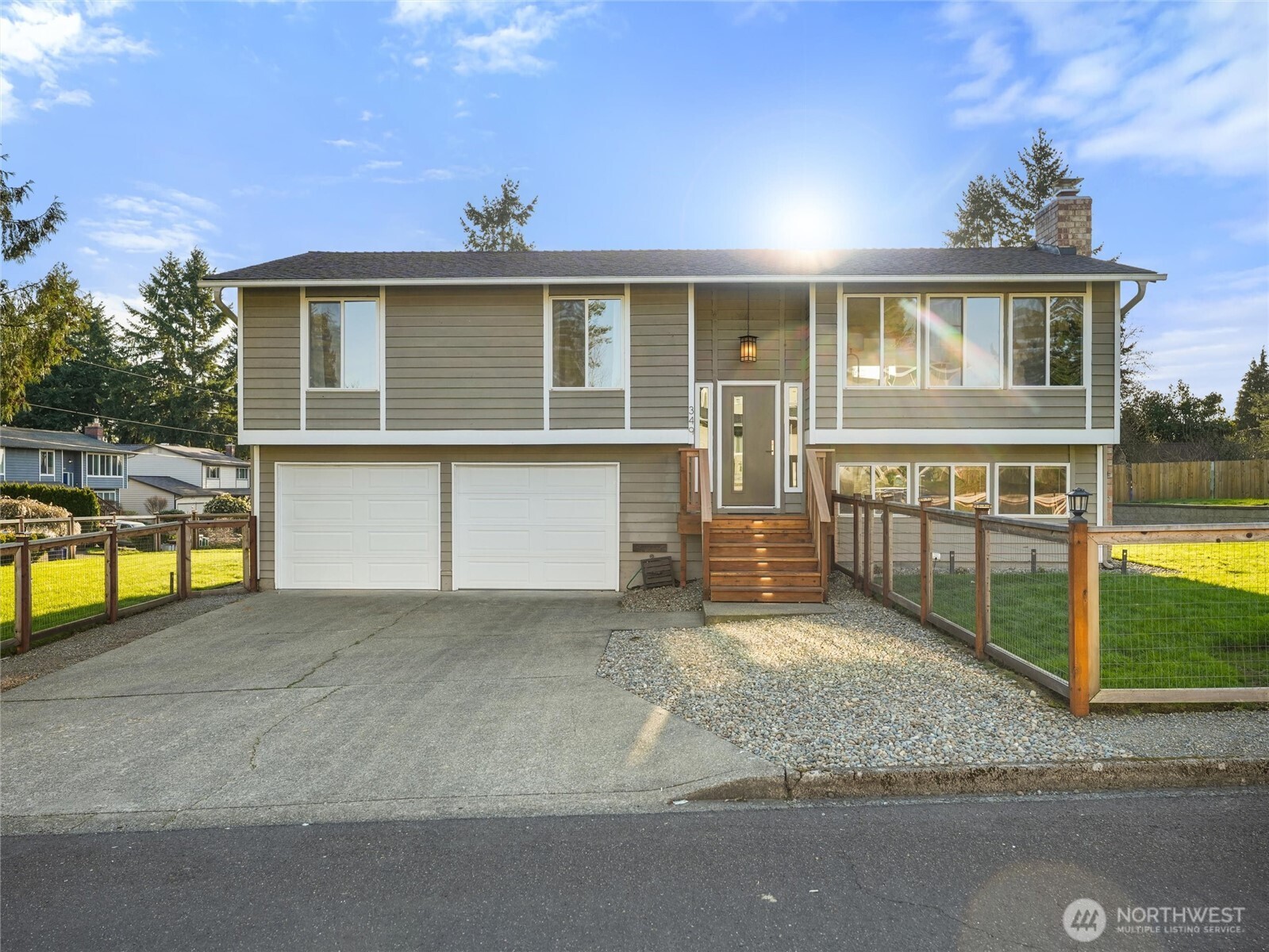 349 Anacortes Avenue Southeast Renton, WA 98059 - Photo 2 of 38