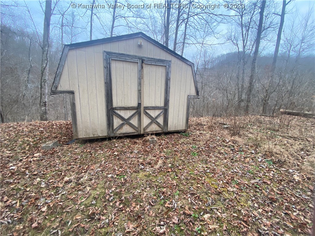 319 Frame Road Elkview, WV 25071 - Photo 4 of 6 Gallery Image 4