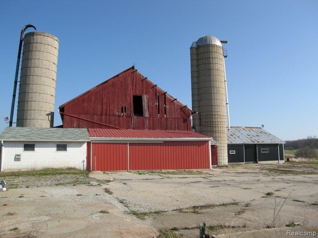 7700 Jefferson Road North Branch, MI 48461 - Photo 16 of 20 IMG_7282.jpg