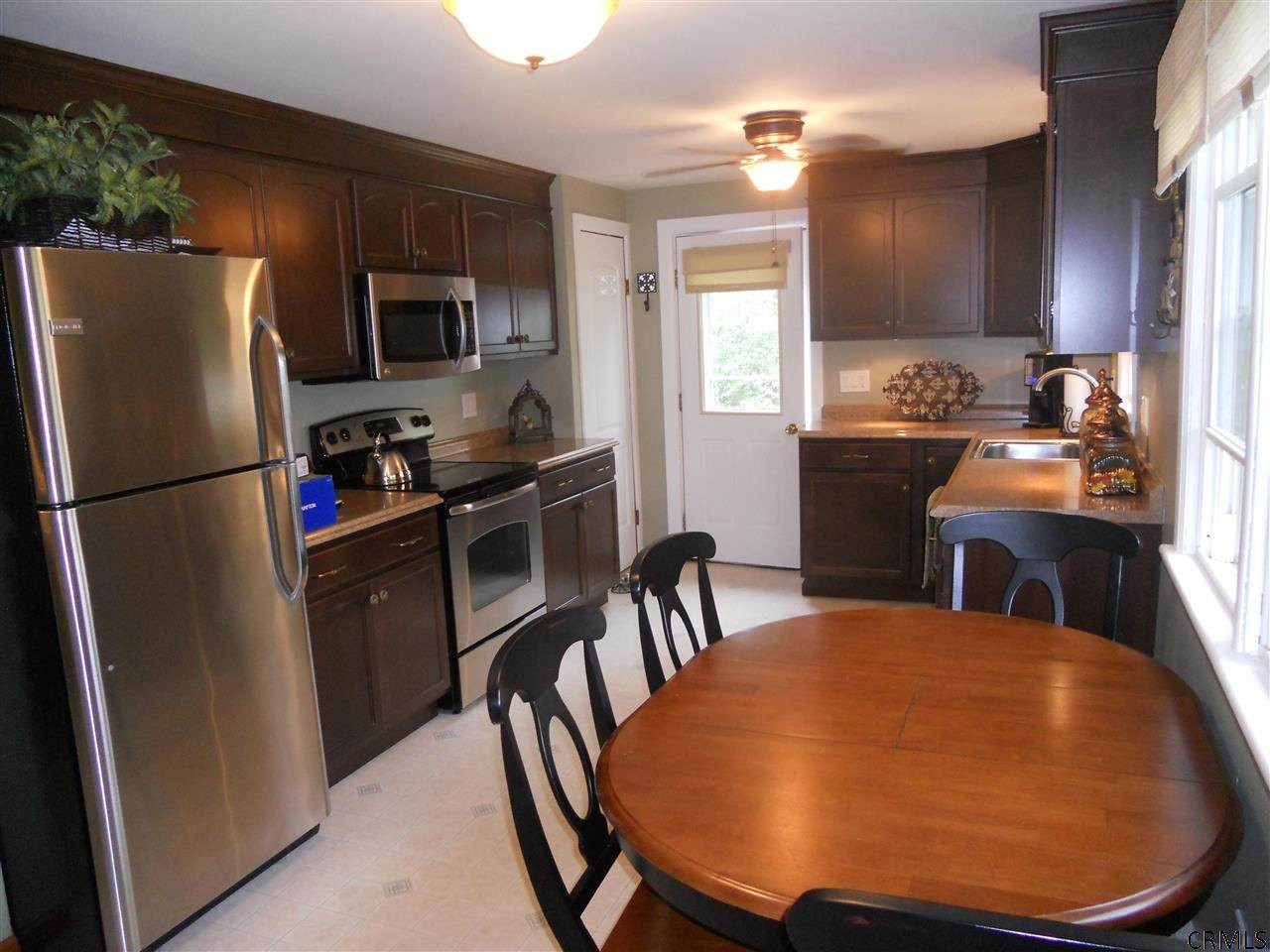 41 Bellview Road Troy, NY 12180 - Photo 2 of 12 Photo 2