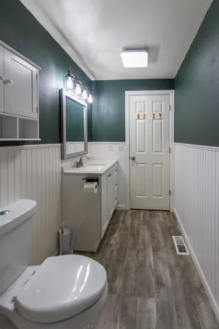 $405,000 | 26610 East Queen Avenue, Newman Lake, WA 99025