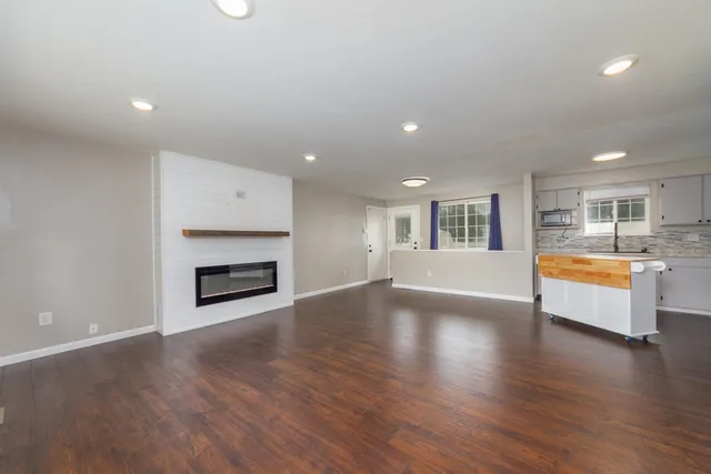 $405,000 | 26610 East Queen Avenue, Newman Lake, WA 99025