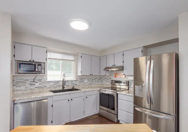 $405,000 | 26610 East Queen Avenue, Newman Lake, WA 99025