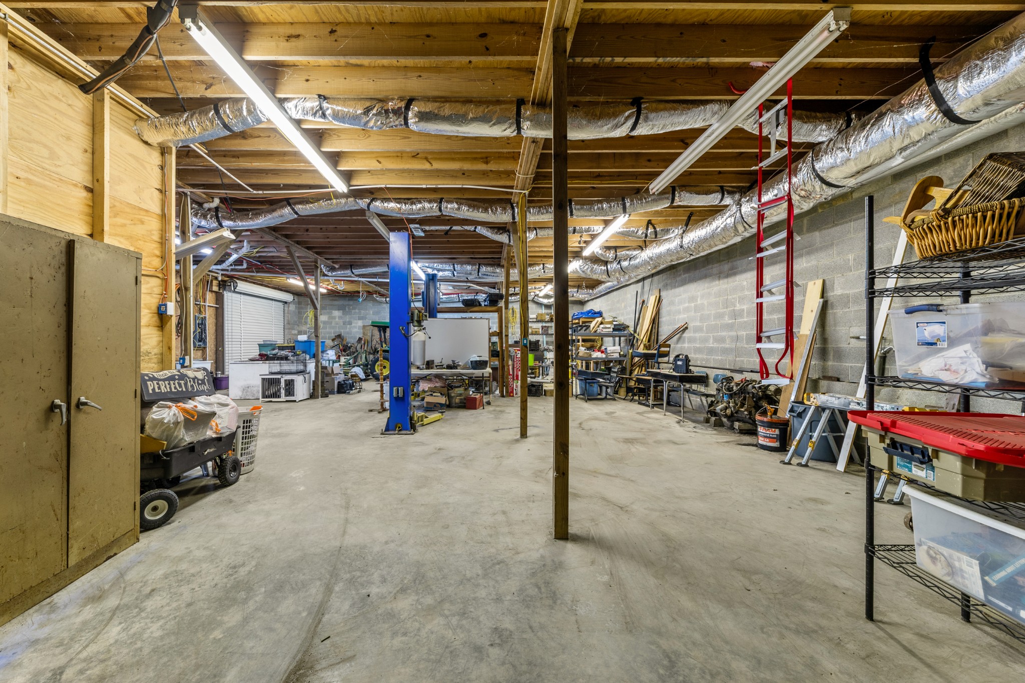 2191 Garner Road Mount Pleasant, TN 38474 - Photo 39 of 50 a view of parking garage with cars