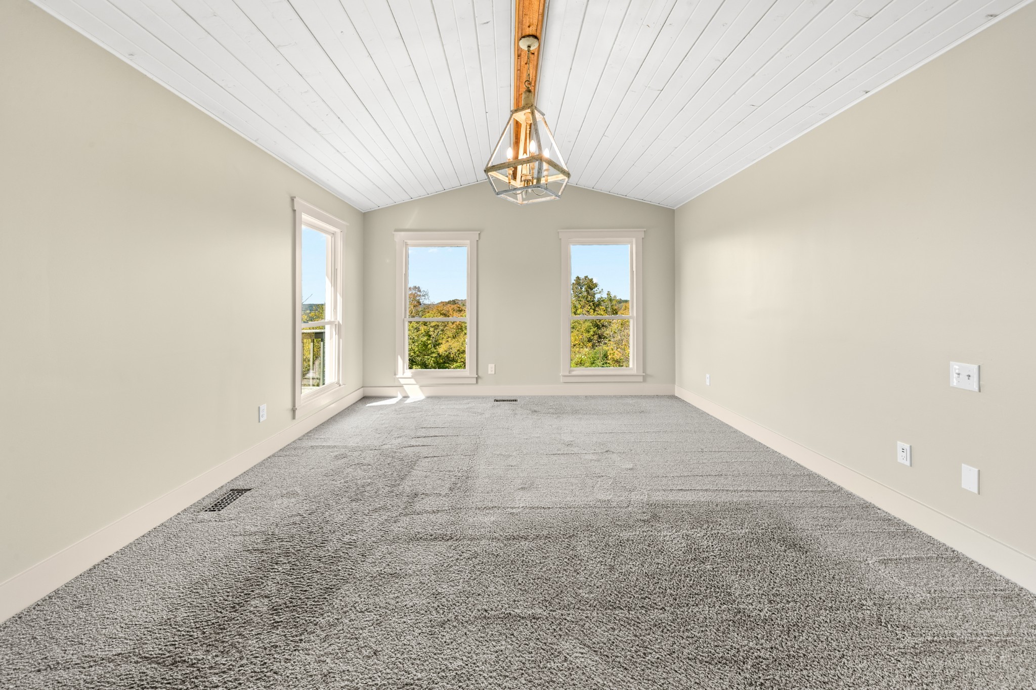 2191 Garner Road Mount Pleasant, TN 38474 - Photo 9 of 50 an empty room with windows and entrance