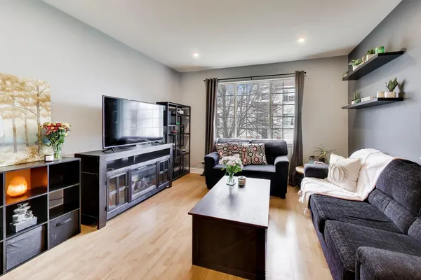 $269,000 | 18 New Haven Drive, Unit 18, Cary, IL 60013