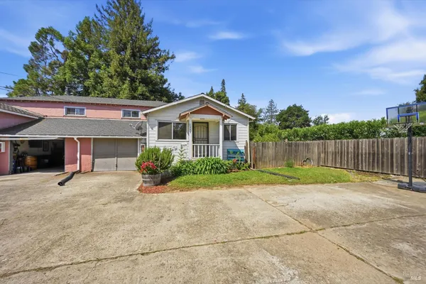 $1,300,000 | 1236 El Centro Avenue, Napa, CA 94558