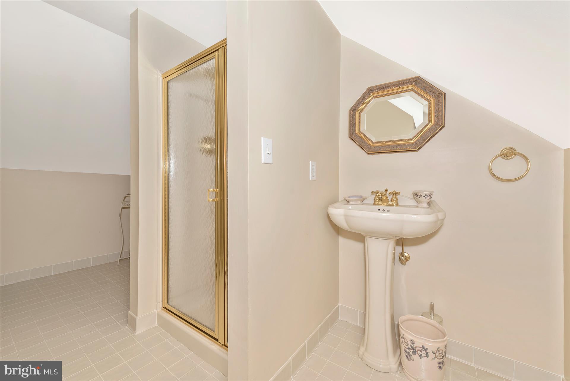 6415 Green Valley Road New Market, MD 21774 - Photo 40 of 98 Upper Level Full Bathroom