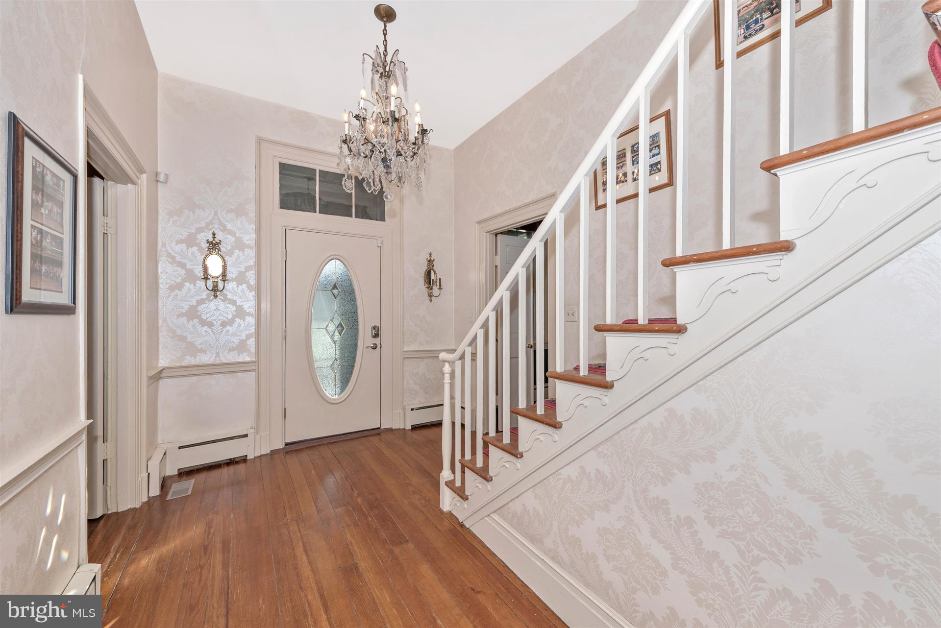 6415 Green Valley Road New Market, MD 21774 - Photo 10 of 98 Front Entrance/Foyer/Main Staircase