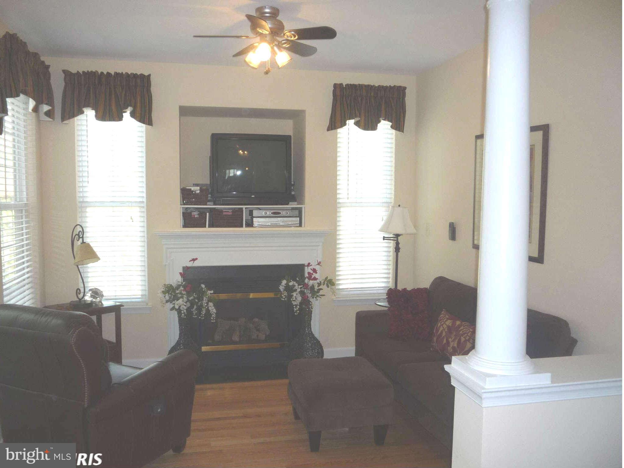 282 Braxton Way Edgewater, MD 21037 - Photo 2 of 28 Interior (General)