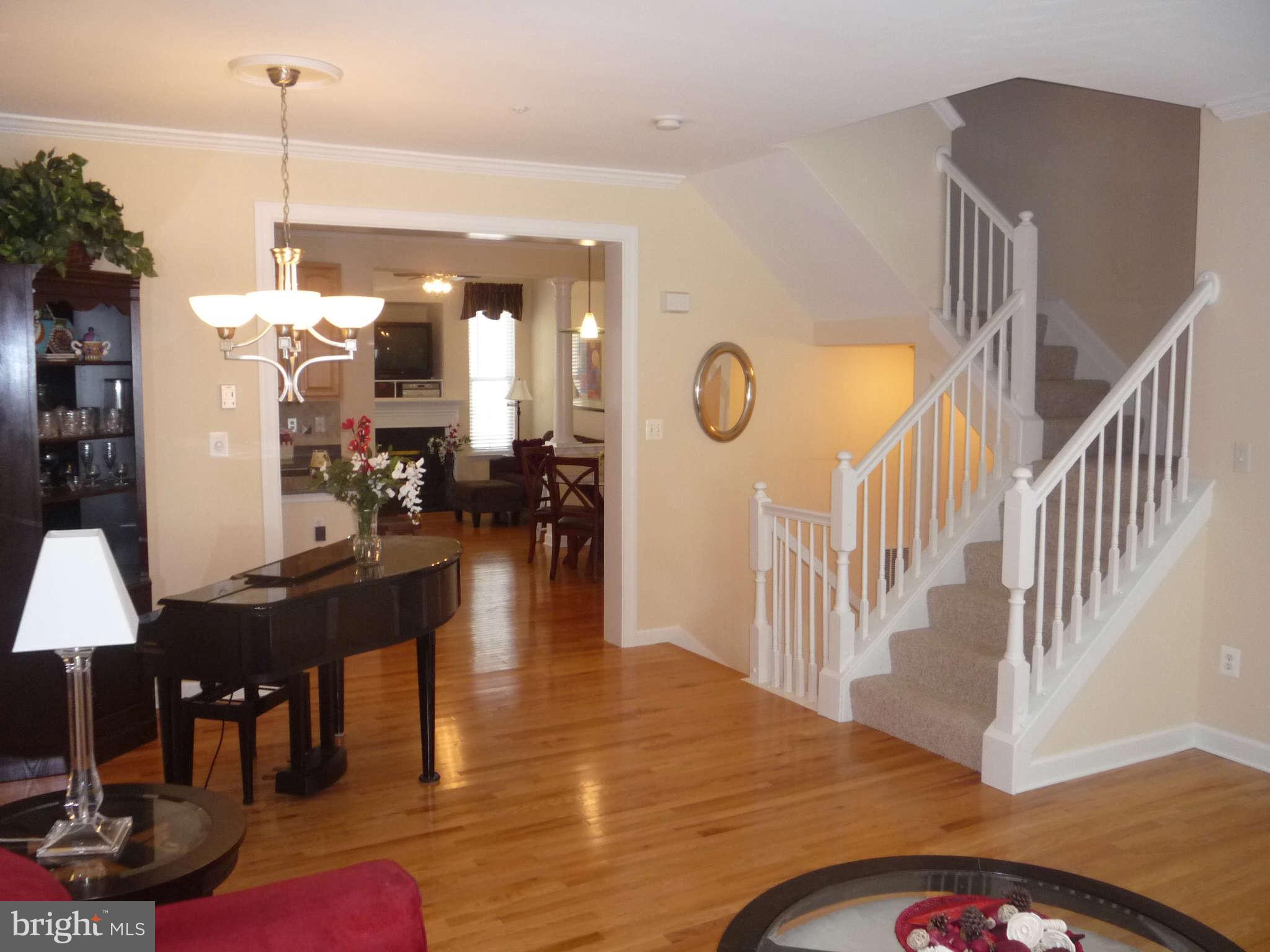 282 Braxton Way Edgewater, MD 21037 - Photo 3 of 28 Living Room 1