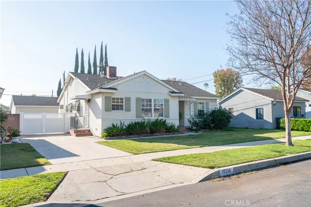 $875,000 | 19218 Schoolcraft Street, Reseda, CA 91335