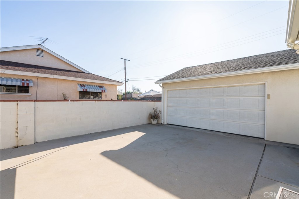 19218 Schoolcraft Street Reseda, CA 91335 - Photo 23 of 31