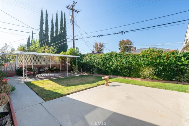 $875,000 | 19218 Schoolcraft Street, Reseda, CA 91335