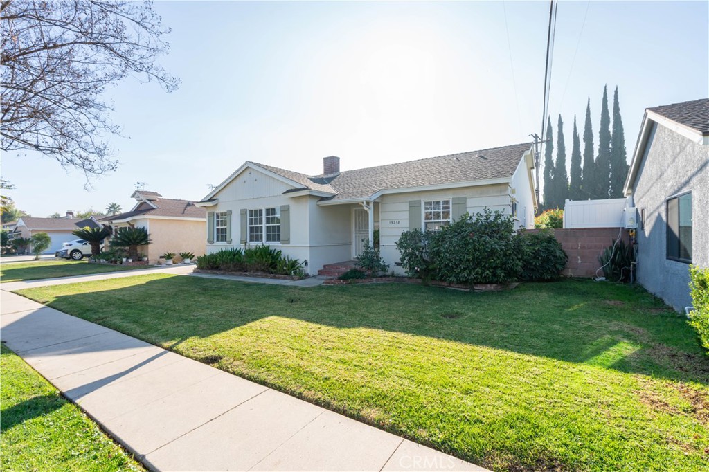 19218 Schoolcraft Street Reseda, CA 91335 - Photo 3 of 31