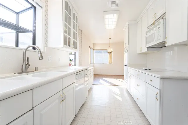 $875,000 | 19218 Schoolcraft Street, Reseda, CA 91335