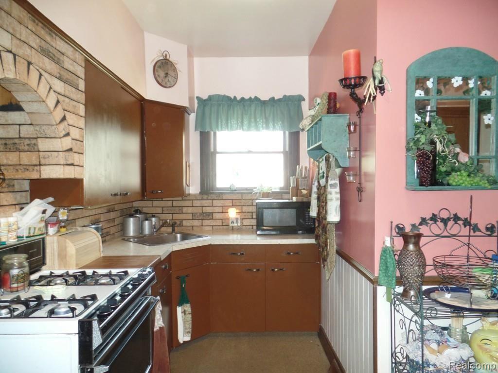 341 North Lamb Street Perry, MI 48872 - Photo 7 of 18 SAM_0570.jpg