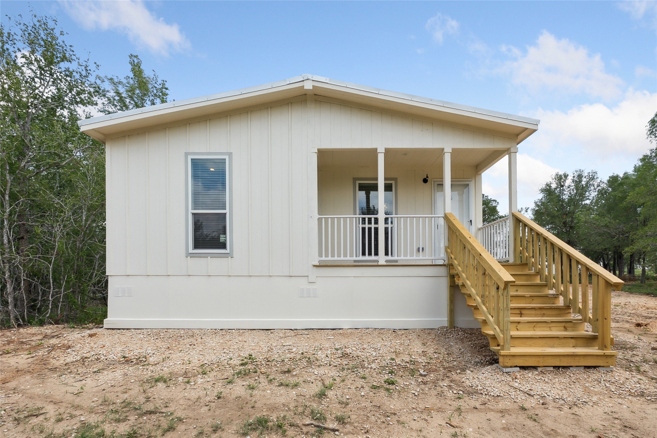 855 Roosevelt Road Kingsbury, TX 78638 - Photo 9 of 33 a house with a outdoor space