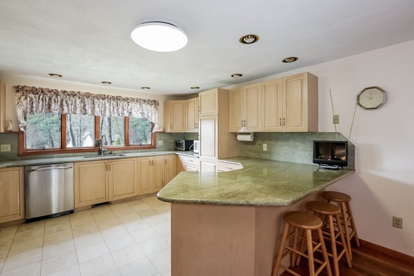 22 Chard Road Tyngsborough, MA 01879 - Photo 10 of 30