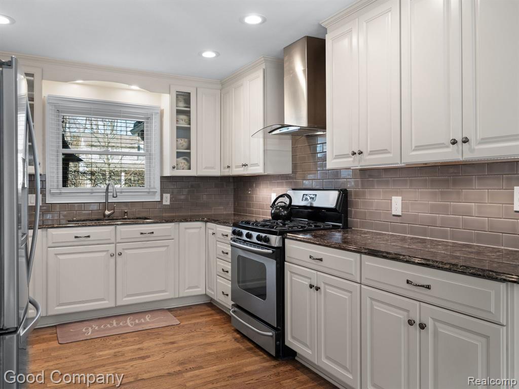 635 Ten Point Drive Rochester Hills, MI 48309 - Photo 4 of 30