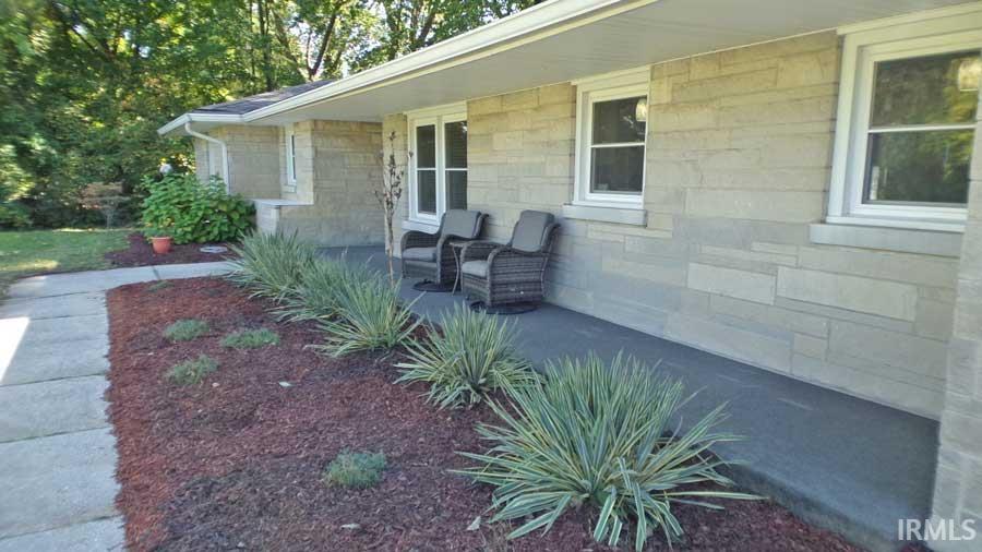1616 Old Orchard Road Vincennes, IN 47591 - Photo 2 of 32