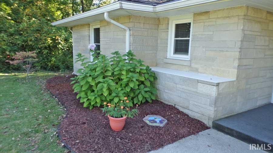 1616 Old Orchard Road Vincennes, IN 47591 - Photo 3 of 32