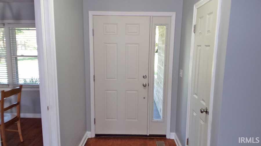 1616 Old Orchard Road Vincennes, IN 47591 - Photo 5 of 32