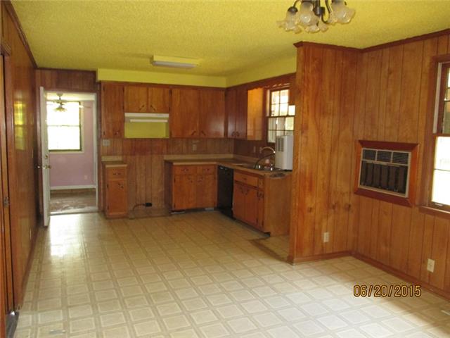 122 Union Hall Road Clarksville, TN 37040 - Photo 4 of 5 Kitchen