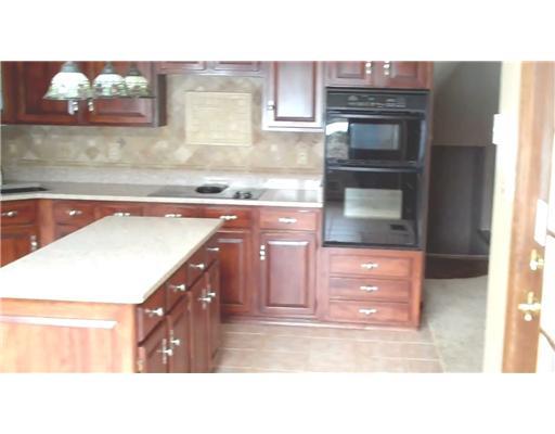 4002 Bakerstown Road Gibsonia, PA 15044 - Photo 6 of 10 Kitchen.