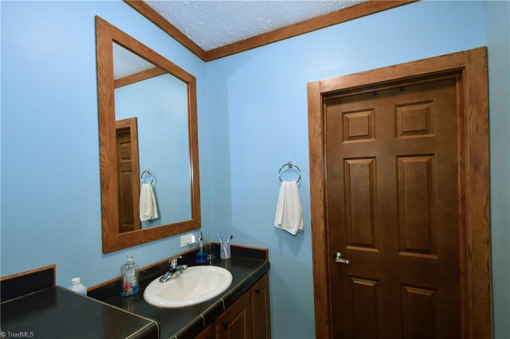 548 Della Wilson Road Lexington, NC 27295 - Photo 20 of 25 Gallery Image 20