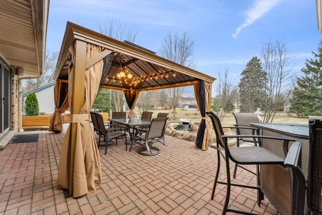 $499,000 | 26980 North Pierre Drive, Mundelein, IL 60060