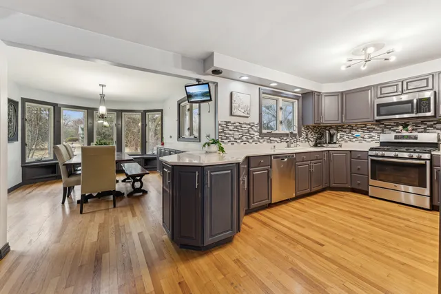 $499,000 | 26980 North Pierre Drive, Mundelein, IL 60060