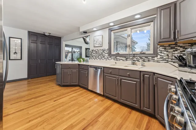 $499,000 | 26980 North Pierre Drive, Mundelein, IL 60060