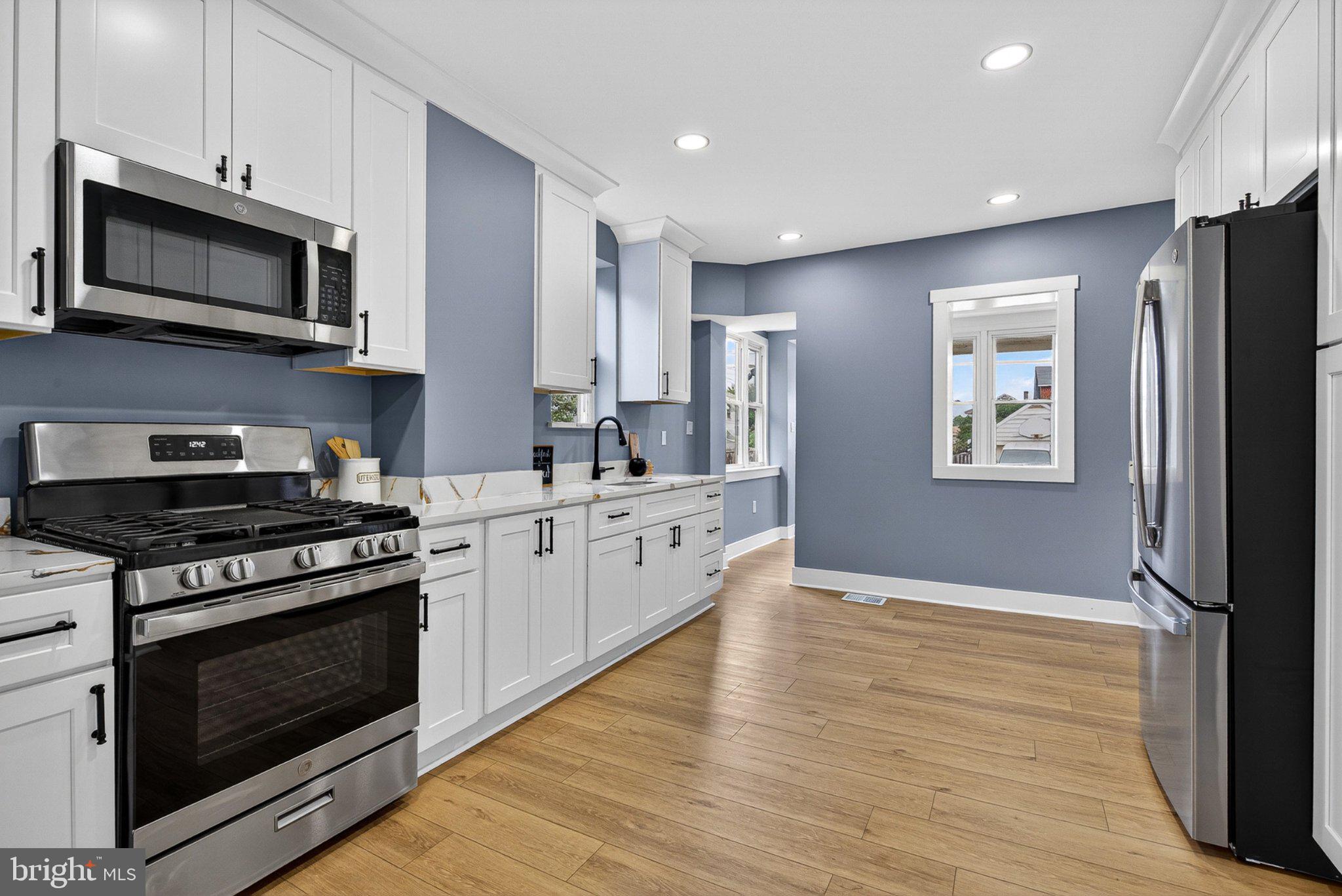 262 Colgate Baltimore, MD 21222 - Photo 6 of 48 Modern kitchen with stylish accents.