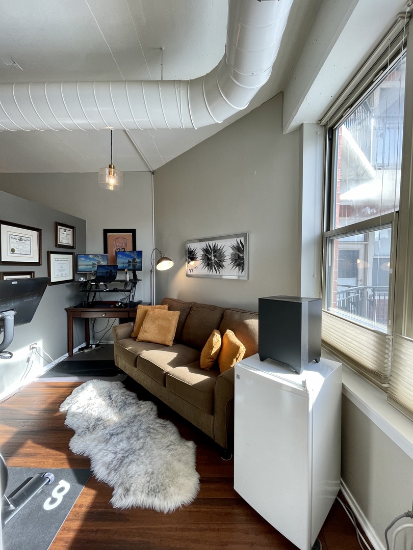 6 South Laflin Street, Unit 522 Chicago, IL 60607 - Photo 15 of 19