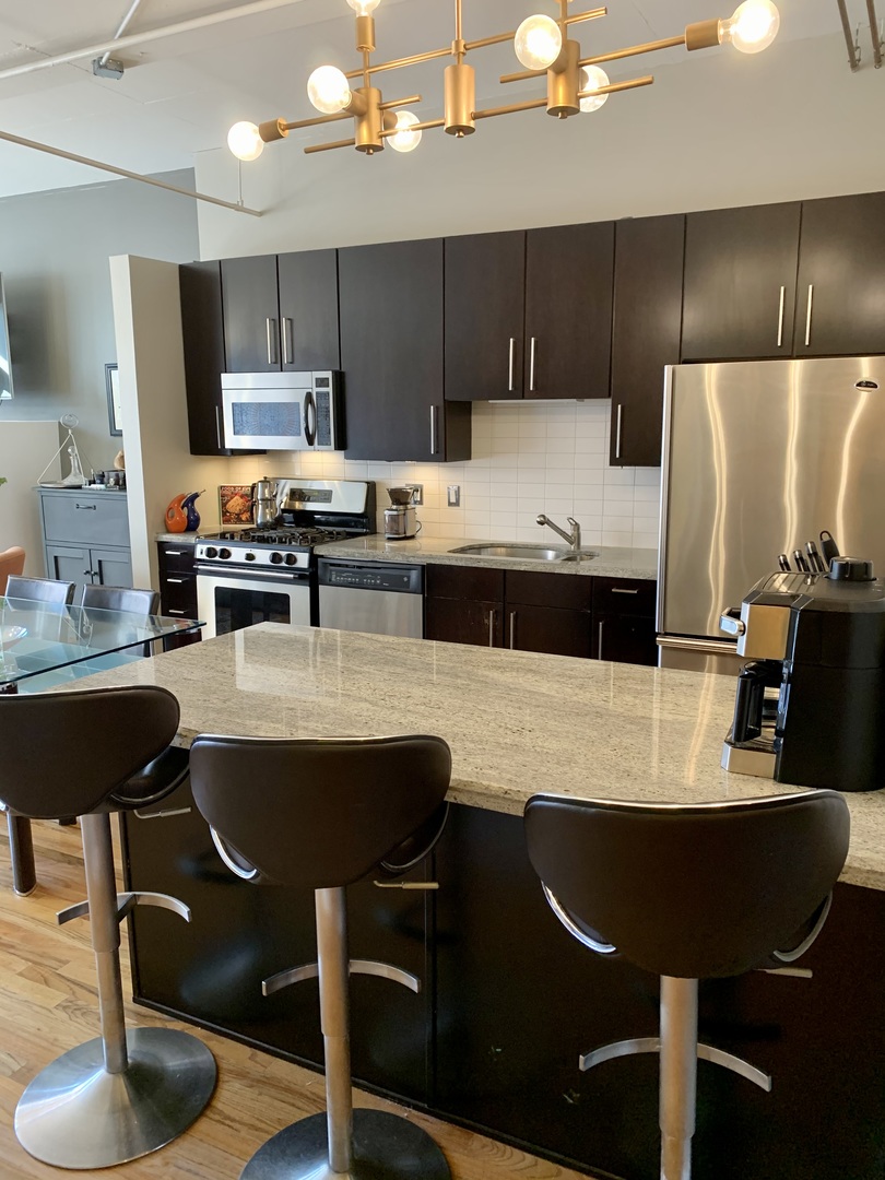 6 South Laflin Street, Unit 522 Chicago, IL 60607 - Photo 8 of 19