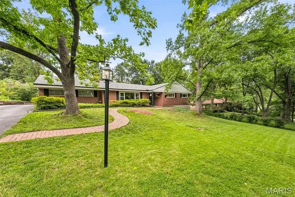 $3,800 | 23 Beaver Drive, St. Louis, MO 63141