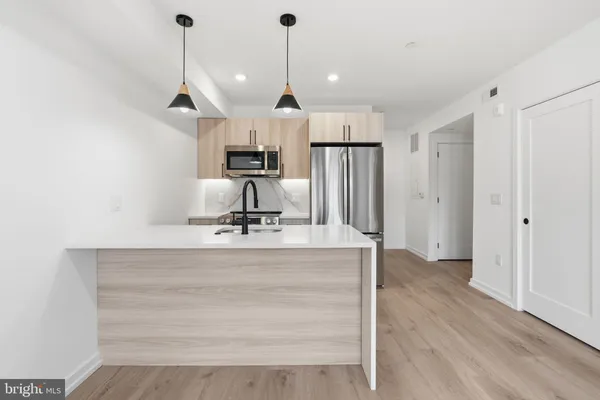 $2,050 | 209 New Street, Unit 5B, Philadelphia, PA 19106